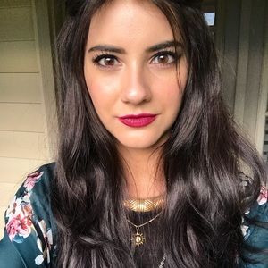 Meet your Posher, Alicia